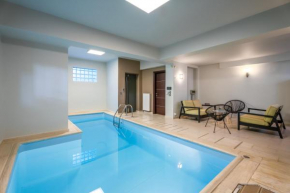 Indoor pool villa, near the beach, Lagonisi